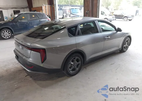 2025 Kia K4 Lxs z USA, uszkodzony, nr VIN 3KPFT4DE5SE006398